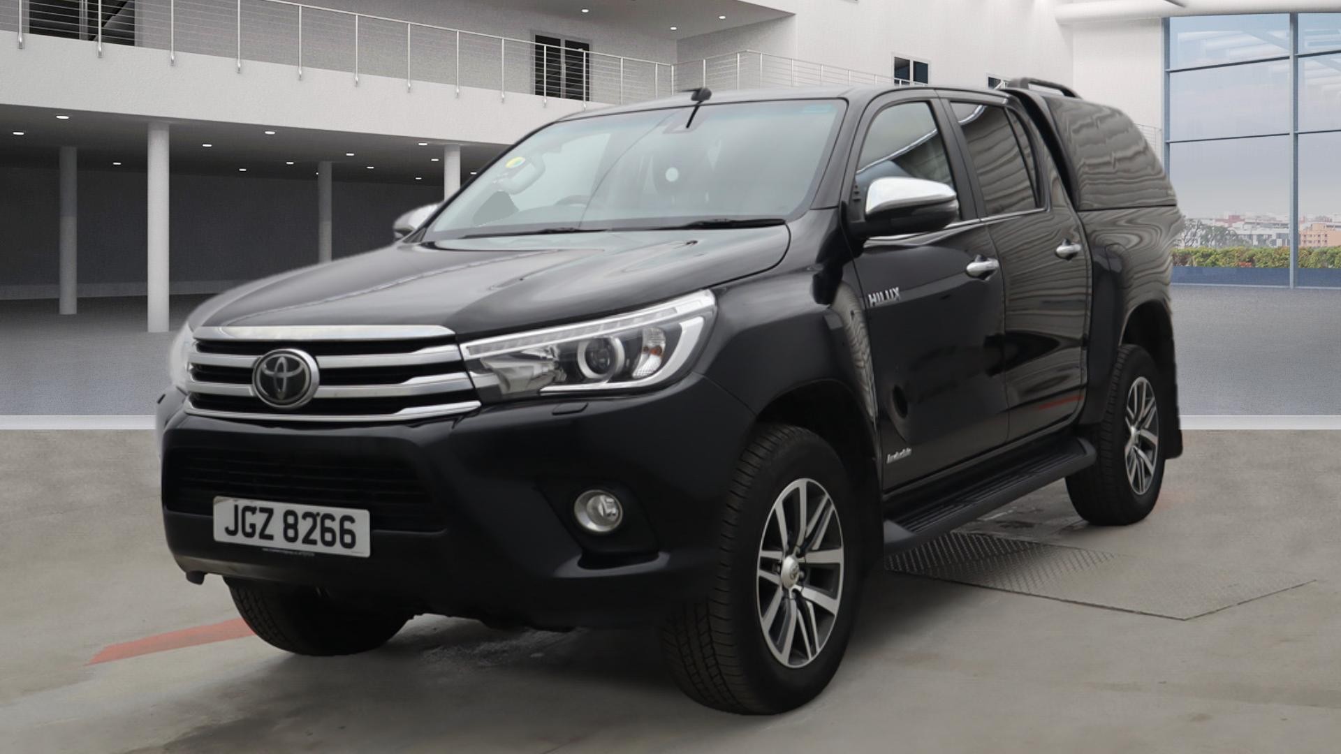 TOYOTA Hilux